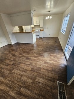 Building Photo - 504 Jeanell Dr