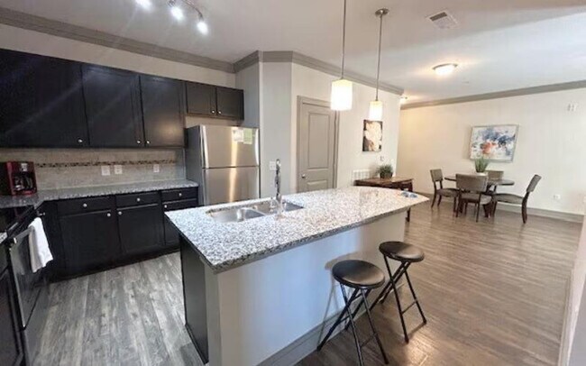 Foto del edificio - 900 Venue Wy