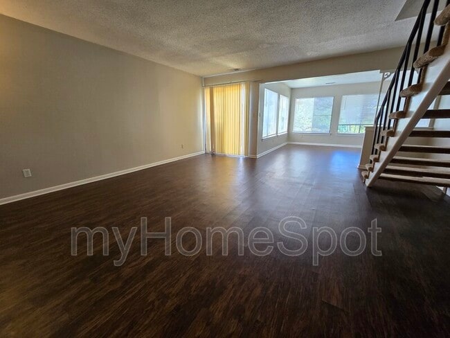 Building Photo - 4828 Huron Dr