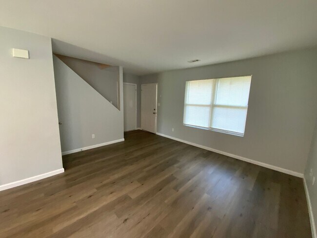 Foto del edificio - 4623-4623 W Bainbridge Dr
