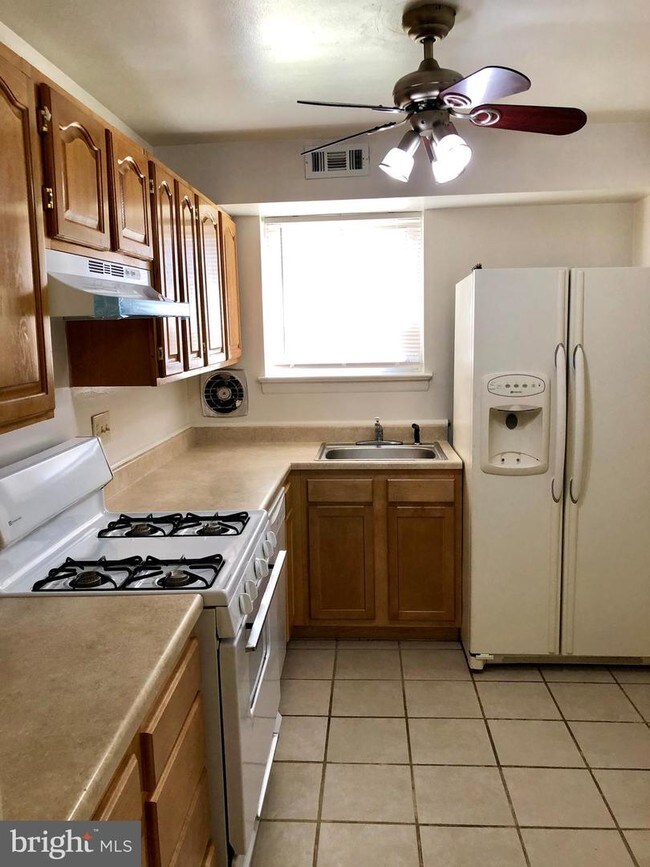 Foto del edificio - 11372 Cherry Hill Rd