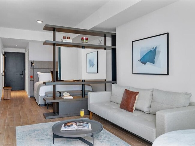 Building Photo - 398 NE 5th St