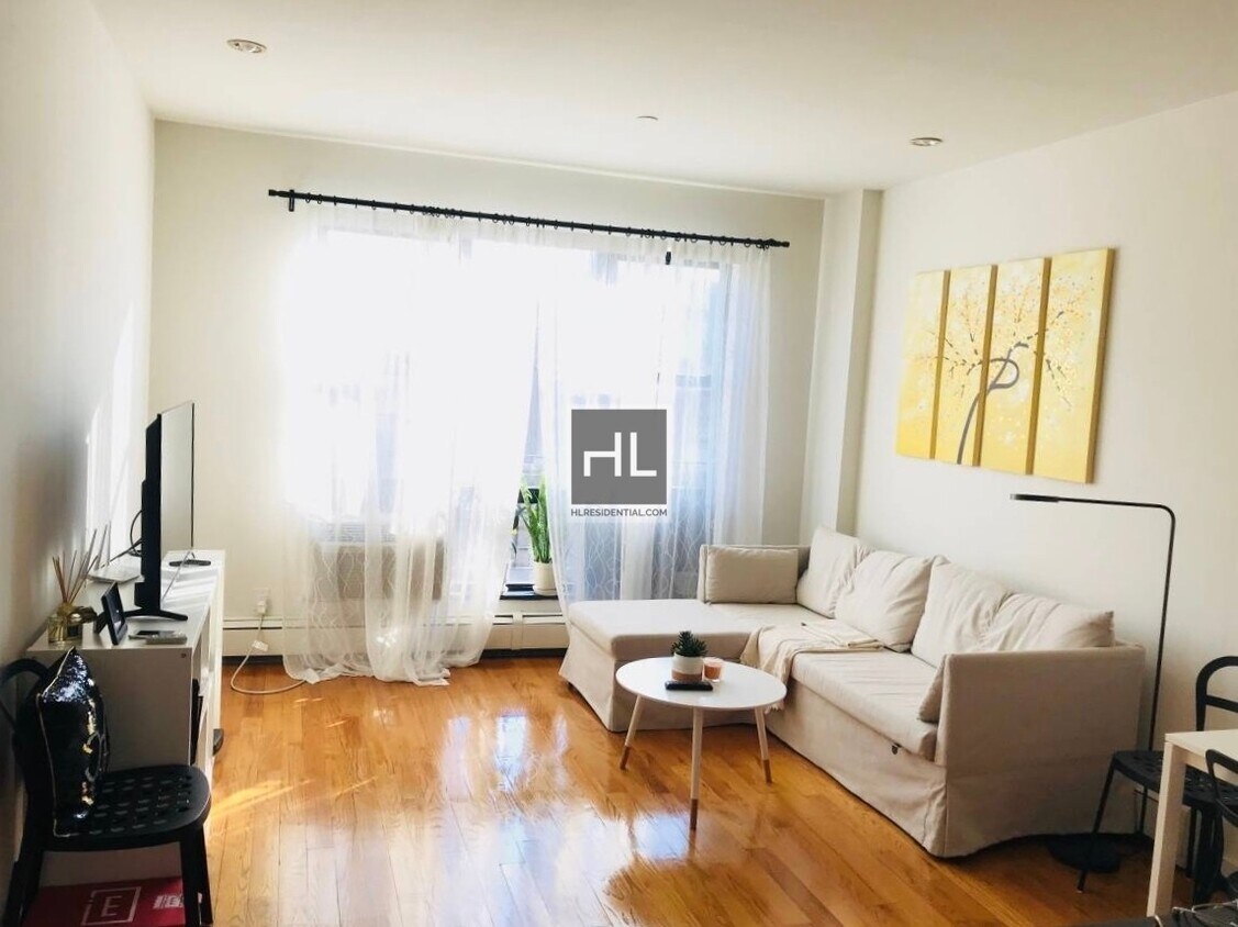 Primary Photo - 150 W 111th St