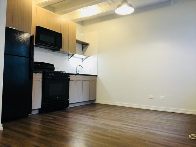 Foto del edificio - 1 bedroom in Chicago IL 60660