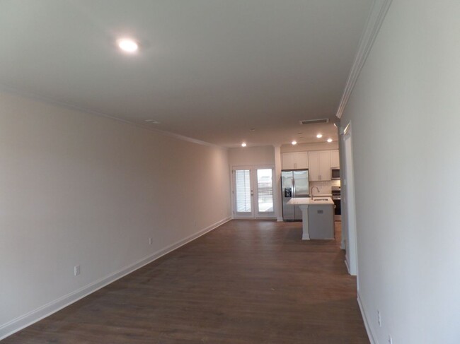 Building Photo - 711 Andrade Dr