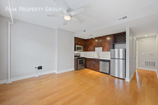 Foto del edificio - 412 E 13th St