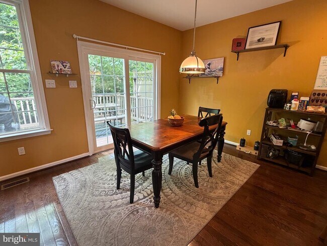 Foto del edificio - 2735 Keebler Ct