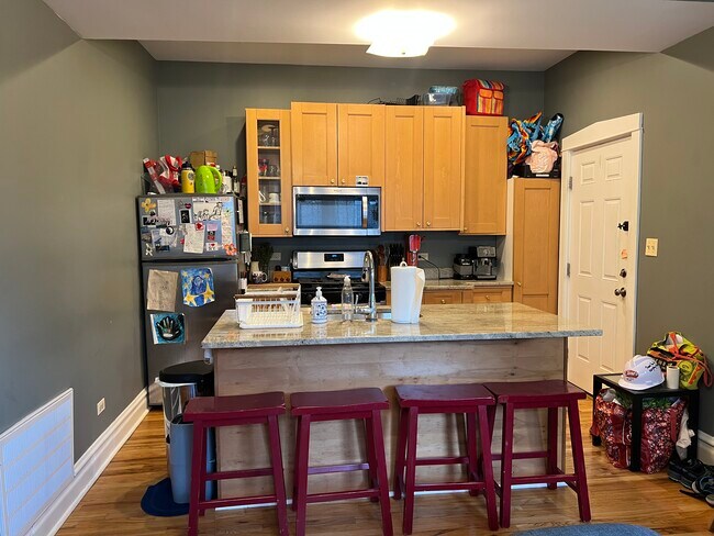 Foto del edificio - 3541 W Jackson Blvd