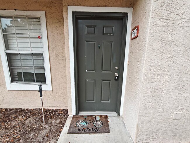 Foto del edificio - Beautiful 3 Bedroom, 2 Bathroom Townhome with Garage – Pet Friendly!