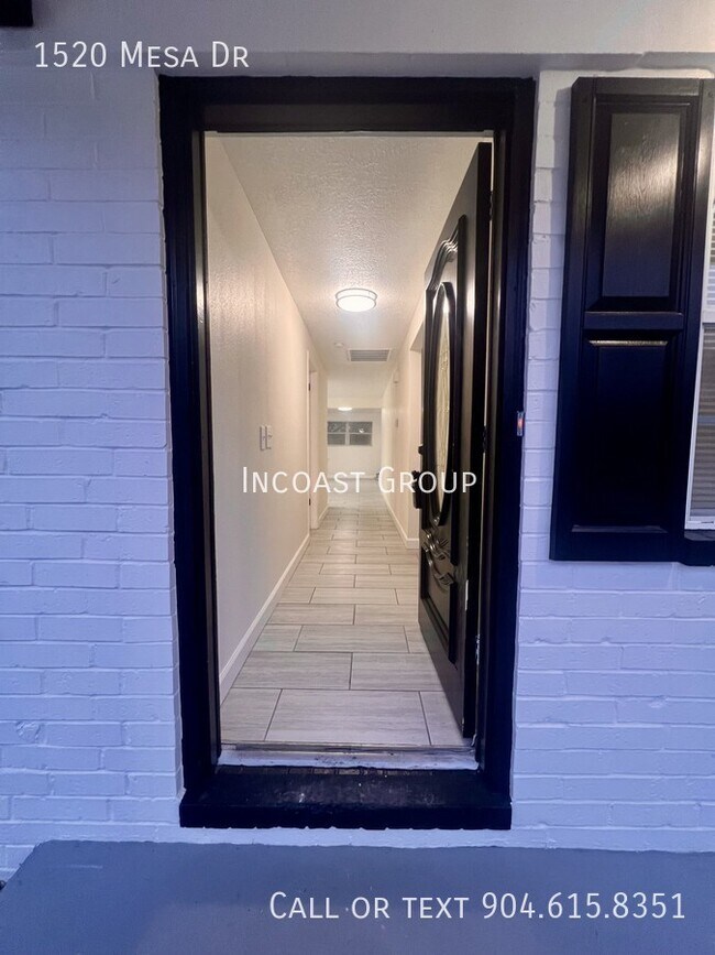 Foto del edificio - Welcome home to this stunning 5-bedroom, 3...