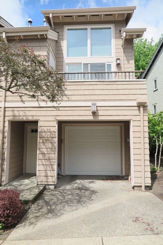 Foto del edificio - Discover easy living at Forest Heights 2b/2ba Townhome!