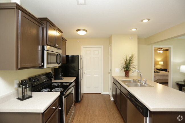 Interior Photo - Williamsburg Plaza Apartments