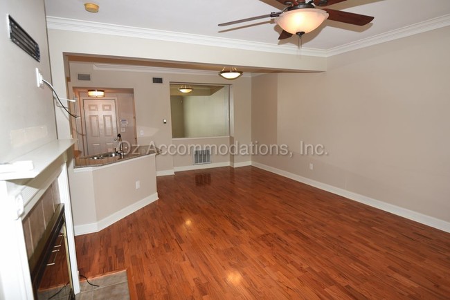 Foto del edificio - 11613 Tomahawk Creek Pky