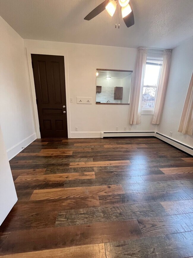 Foto del edificio - 1 Bed 1 Bath Apartment