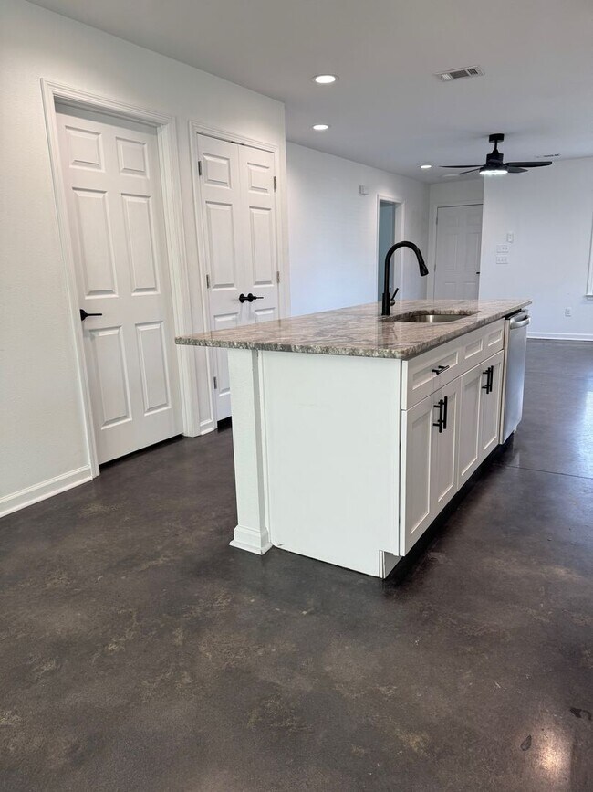 Foto del edificio - Attention to Detail Sets this 3/2 Rental Apart in Wakulla