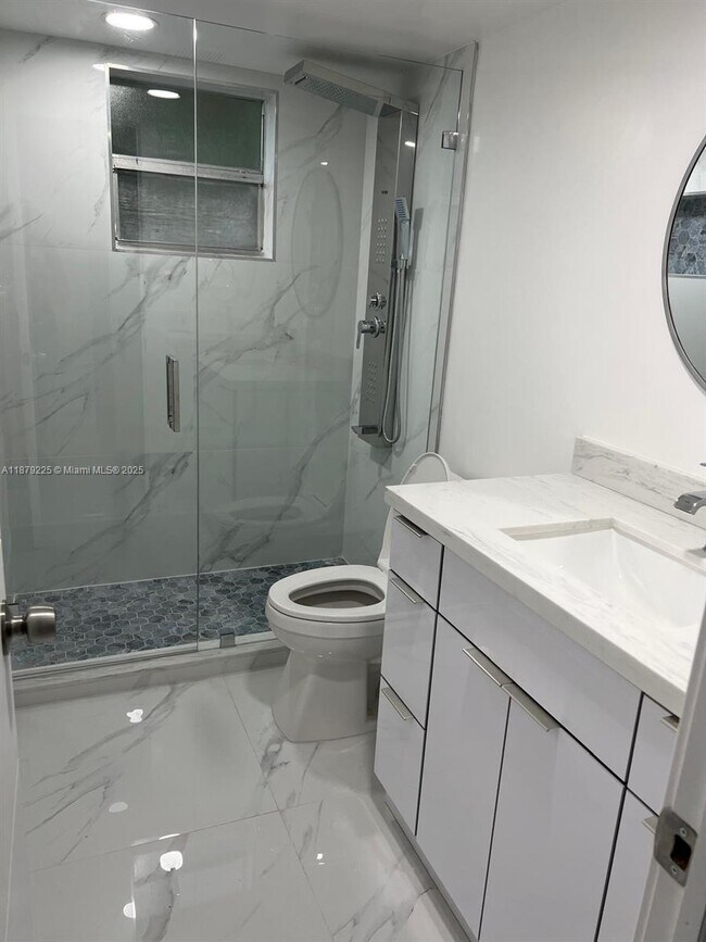 Foto del edificio - 505 Gardens Dr