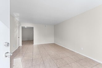 Building Photo - 12208 Ormandy St