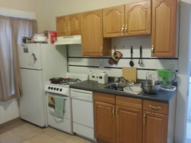 Building Photo - 23 N Beacon St