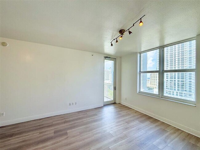 Foto del edificio - 511 SE 5 Ave