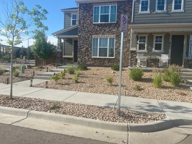 Building Photo - Incredible 3 Bedroom Townhome Across from ...