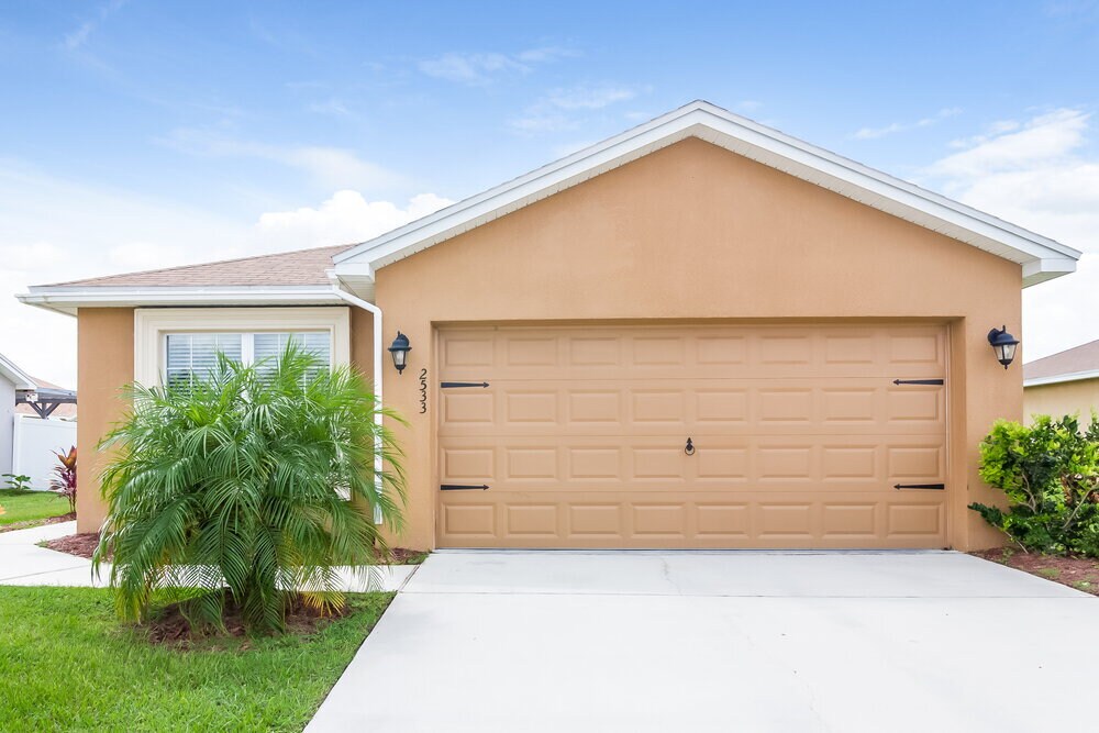 Foto principal - 2533 Bobby Lee Ln