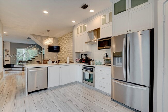 Building Photo - 1364 Harbor View W