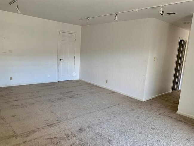 Foto del edificio - 3588 Payne Ave