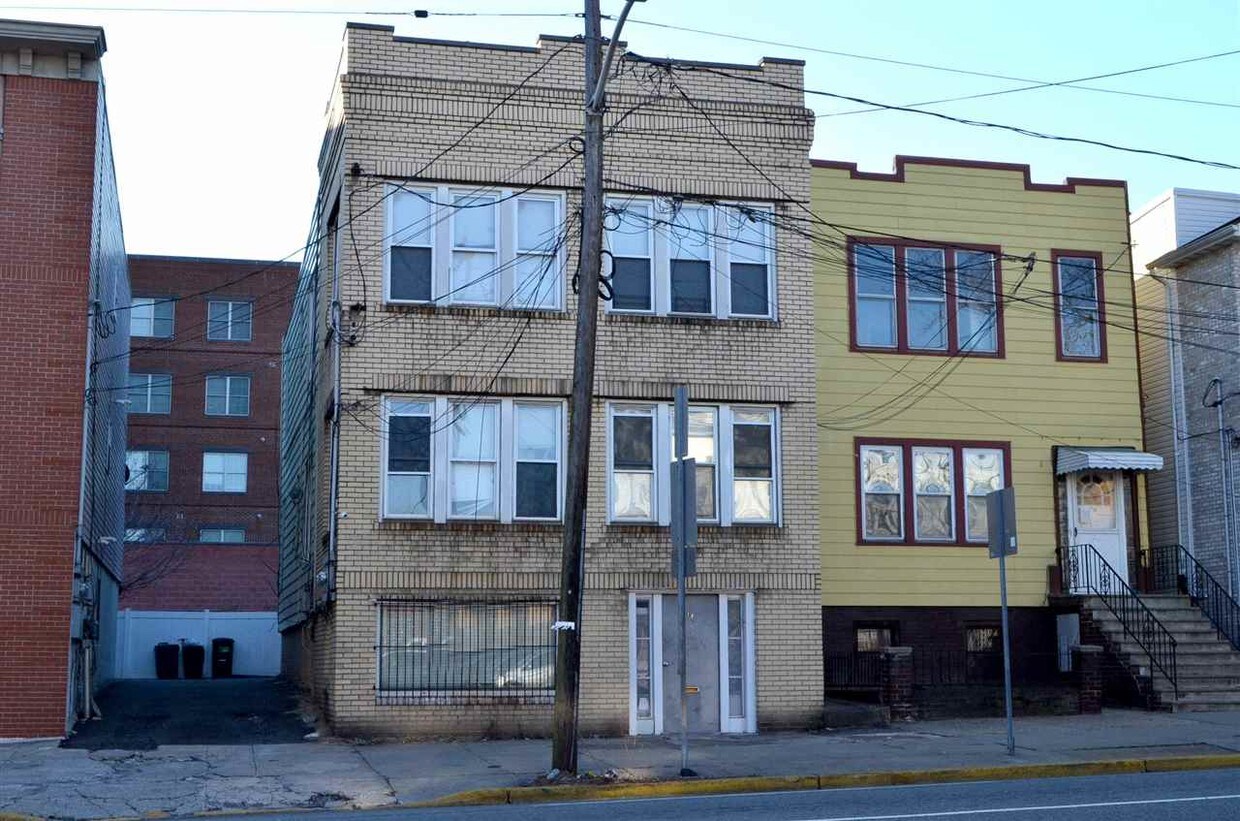 3712 JOHN F KENNEDY Blvd, Jersey City, NJ 07307 Apartment for Rent in