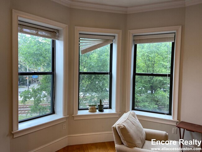 Foto del edificio - 1089 Beacon St