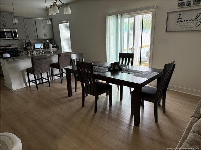 Building Photo - 211 NC-211
