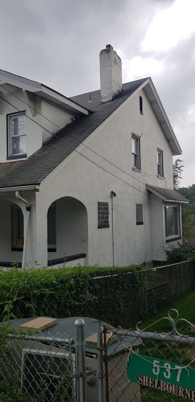 Building Photo - 535 Shelbourne Ave