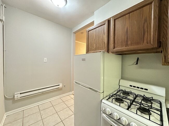 Building Photo - 516 W Melrose St