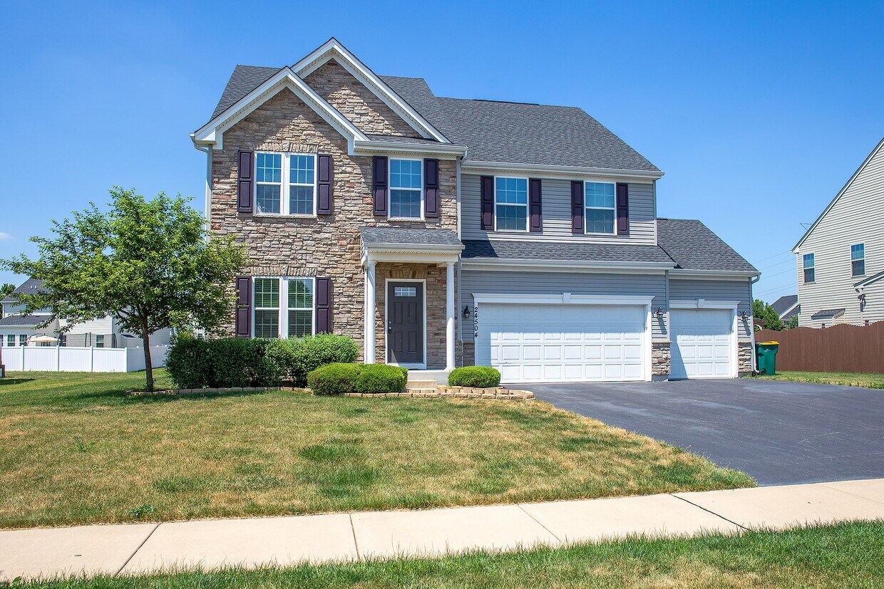 Foto principal - 24504 Sleepy Hollow Ln