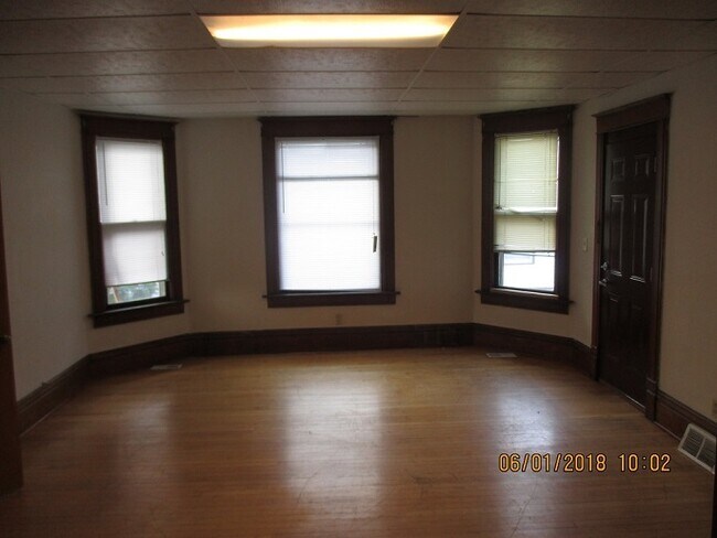 sala de estar - 514 9th St N