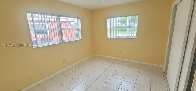 Building Photo - 4373 NW 45th Ave