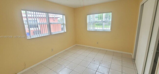 Foto del edificio - 4373 NW 45th Ave