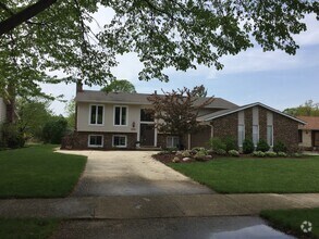 Building Photo - 4504 Normandy Dr