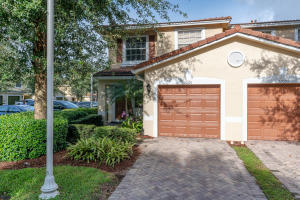 Foto principal - 22101 Majestic Woods Way