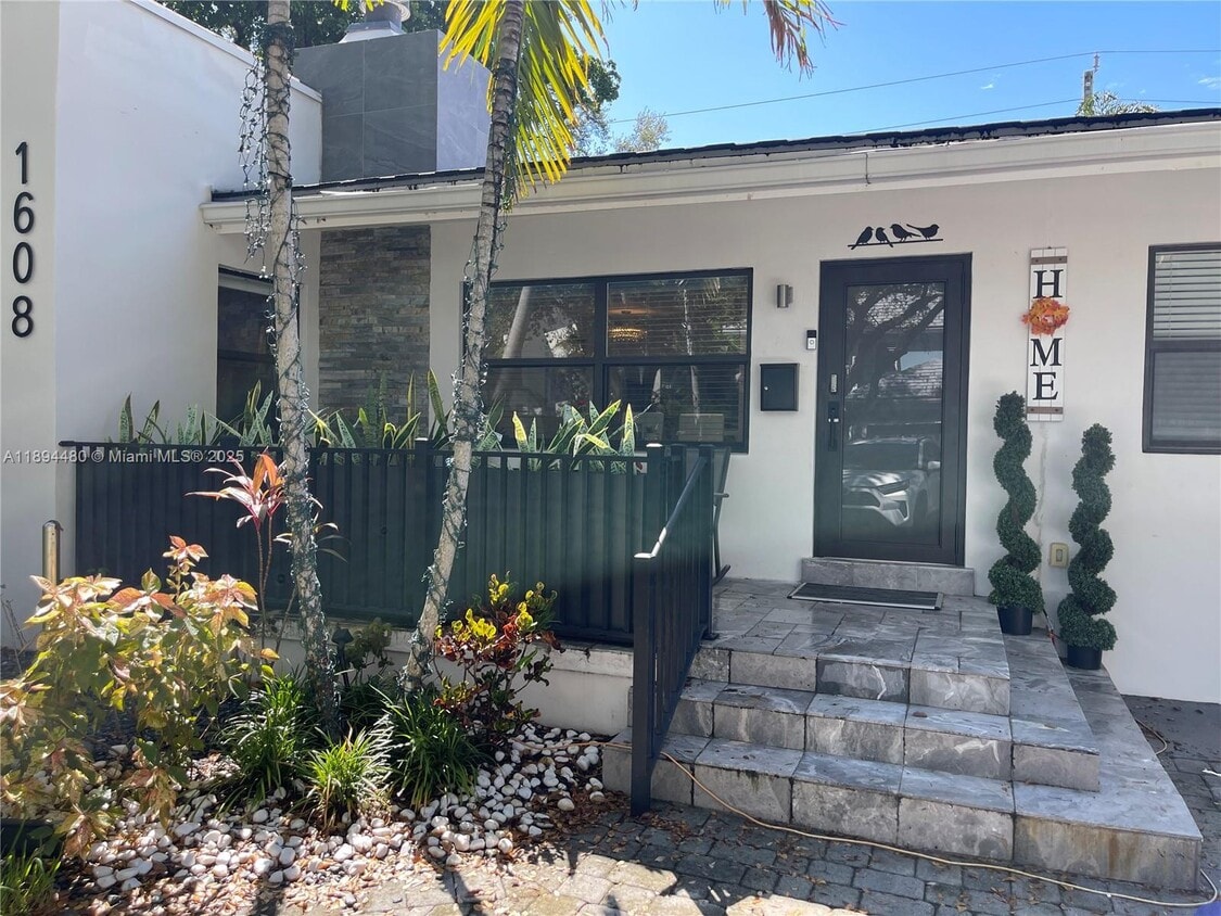 Primary Photo - 1608 SE 2nd Ct