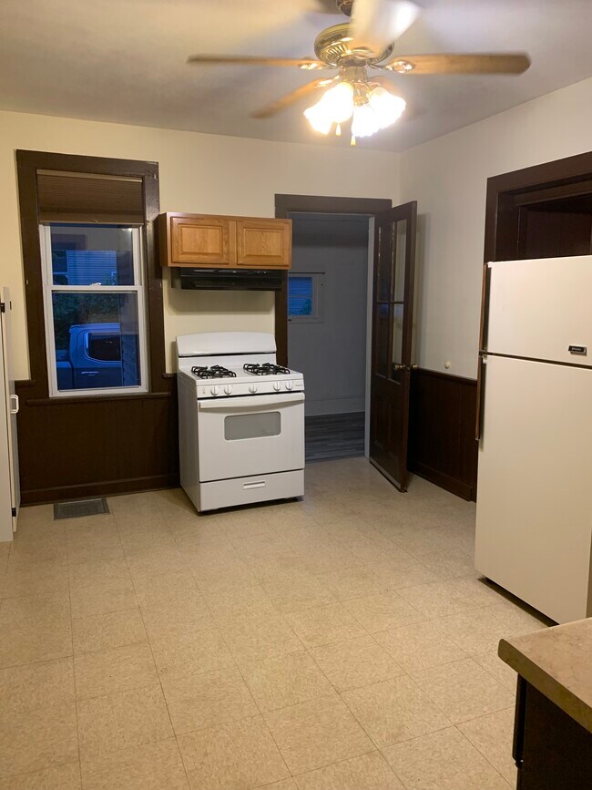 Kitchen - 10 Lincoln St