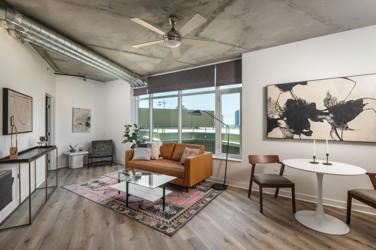 Foto principal - 1080 Park Blvd