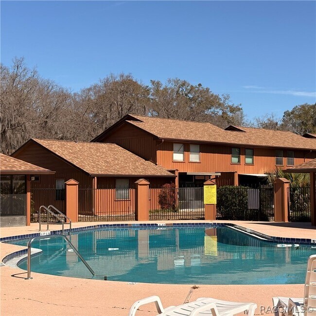 Foto del edificio - 2701 NE 10th St