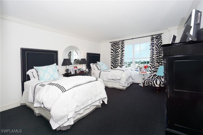 Foto del edificio - 1900 Gulf Shore Blvd N