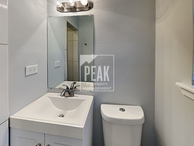 Foto del edificio - NEW YEAR SPECIAL! $500 OFF FIRST FULL MONT...