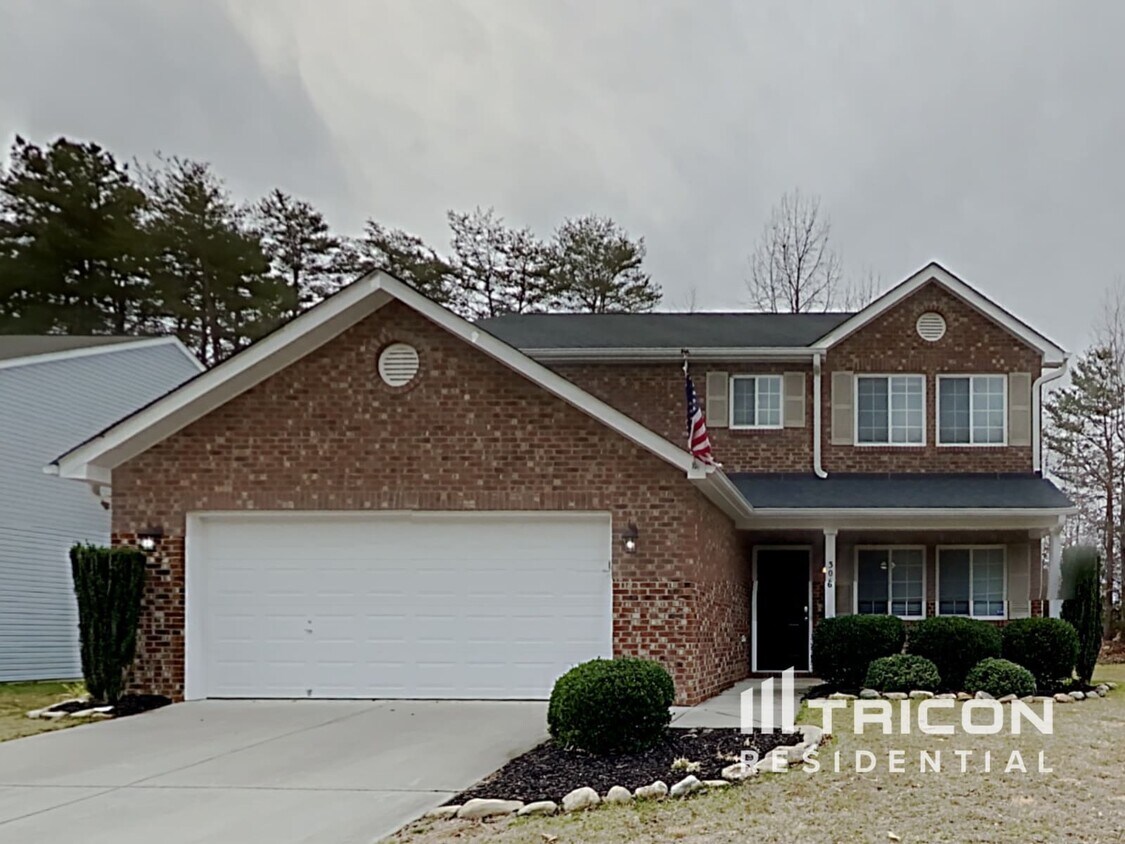 Primary Photo - 306 Walnut Crossing Dr