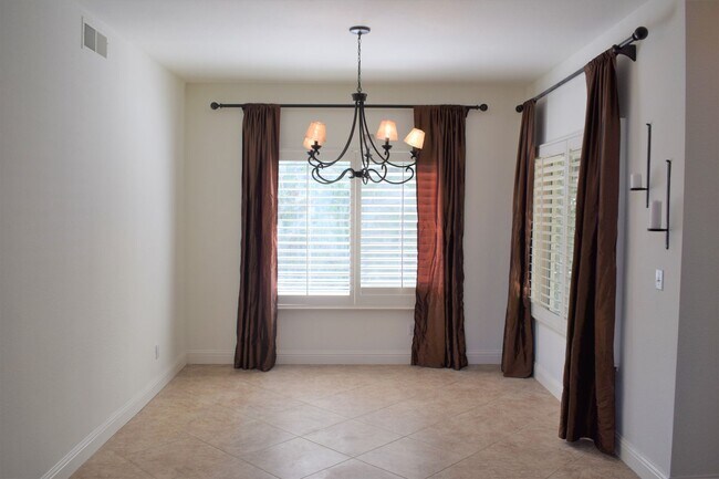 Foto del edificio - 9456 Cedarview Way