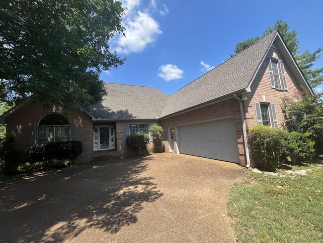 Foto del edificio - Super spacious 5 bedroom/3.5 bath home for...