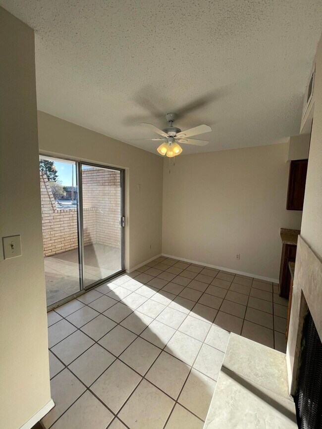 Building Photo - 2821 Beachcomber Dr