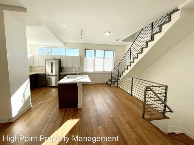 Building Photo - 2 br, 2.5 bath House - 1208 Perry St.