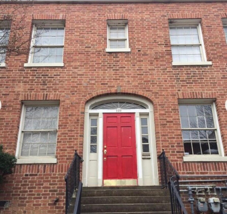 Primary Photo - 232 10th St NE